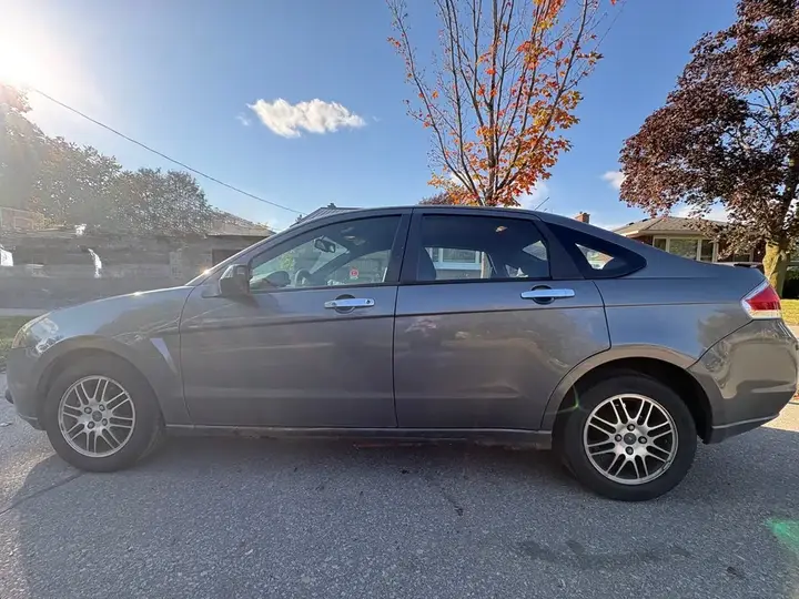 Ford Focus 2010 photo 4