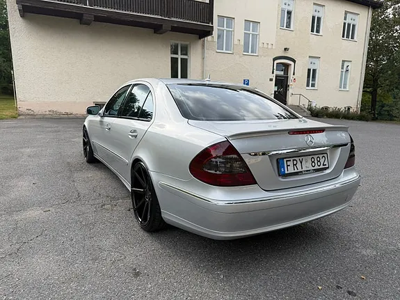 Mercedes-Benz E220 2007 photo 3
