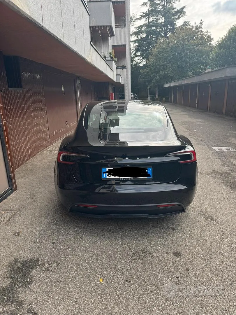 Tesla Model 3 2023 photo 4