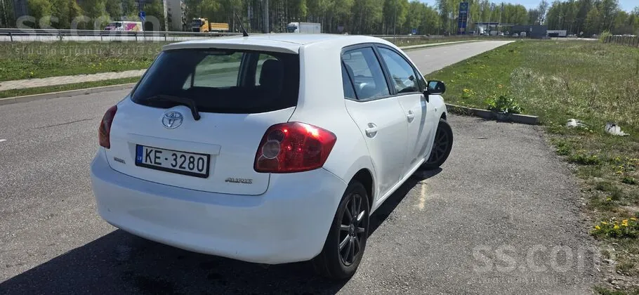 Toyota Auris 2009 photo 4