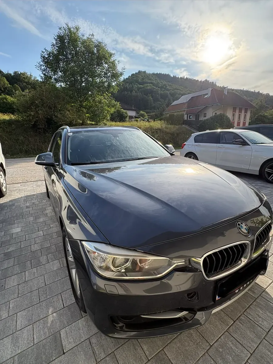 BMW 3 Series 2012 photo 2