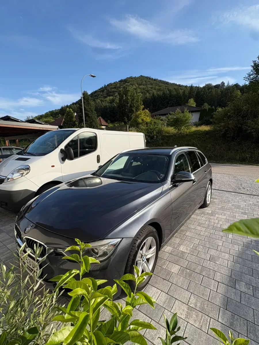 BMW 3 Series 2012 photo 3