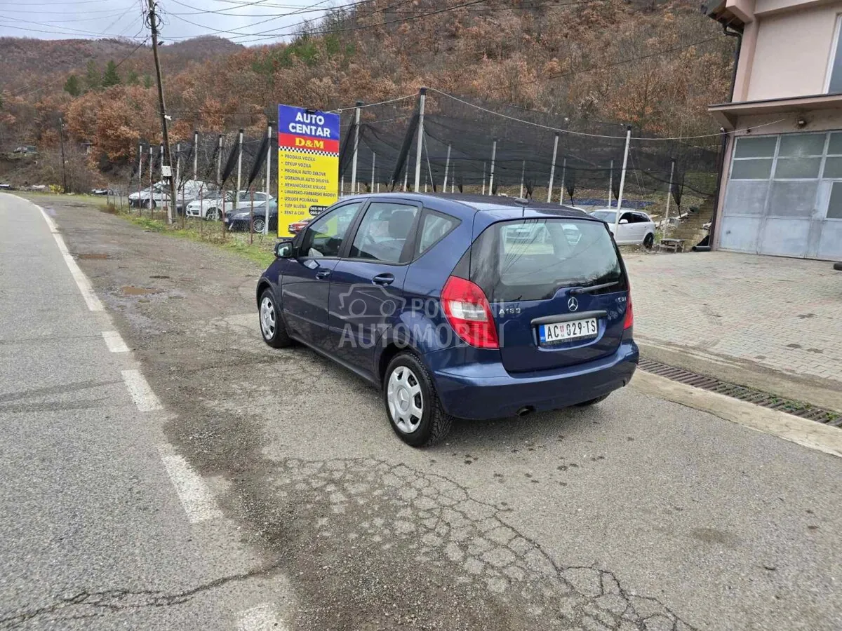 Mercedes-Benz A 180 2010 photo 4