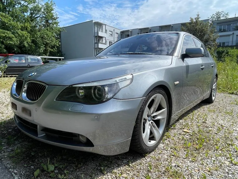 BMW 545I