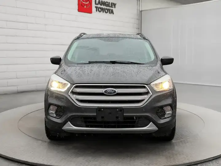 Ford Escape 2018 photo 2