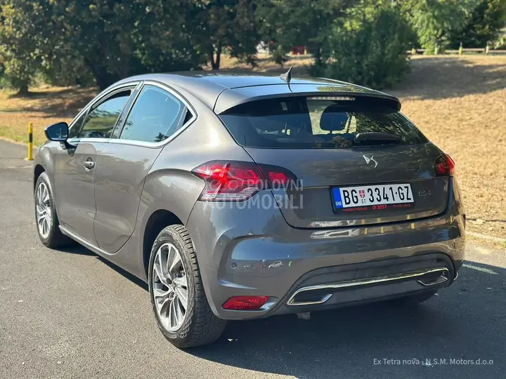 DS Automobiles 4 2017 photo 4