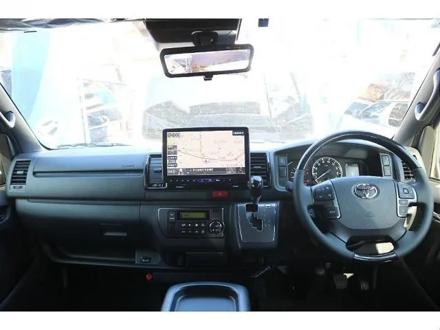 Toyota Hiace 2025 photo 2