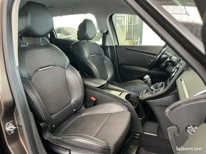 Renault Grand Scenic 2017 photo 5