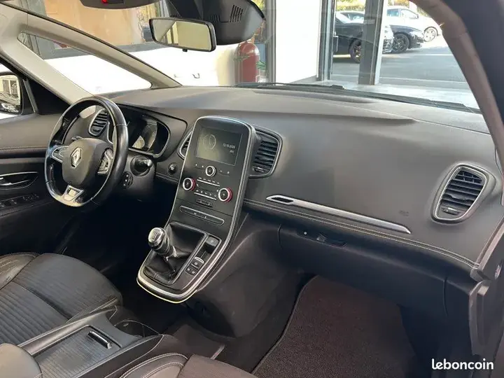 Renault Grand Scenic 2017 photo 4