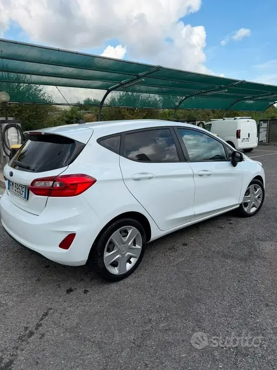 Ford Fiesta 2018 photo 2