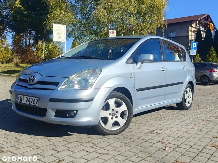 Toyota Corolla Verso 2005 photo 2