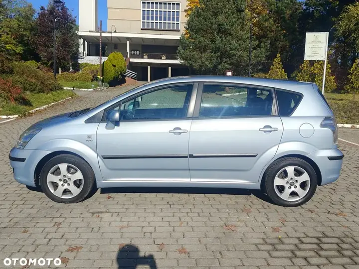 Toyota Corolla Verso 2005 photo 3