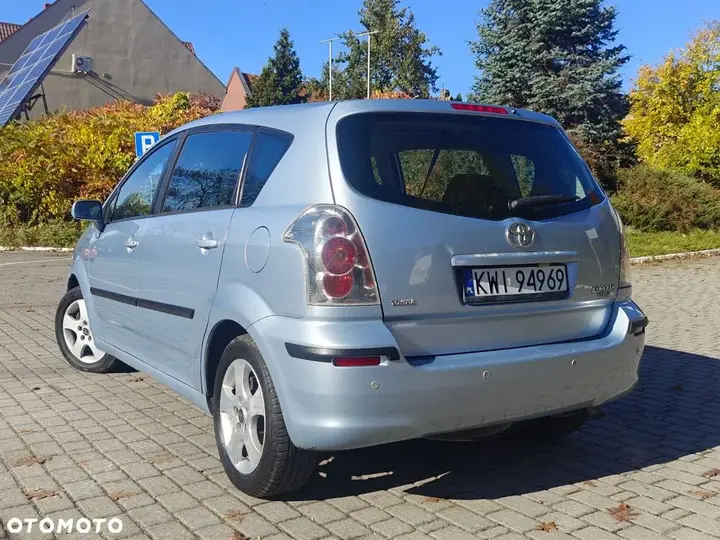 Toyota Corolla Verso 2005 photo 5