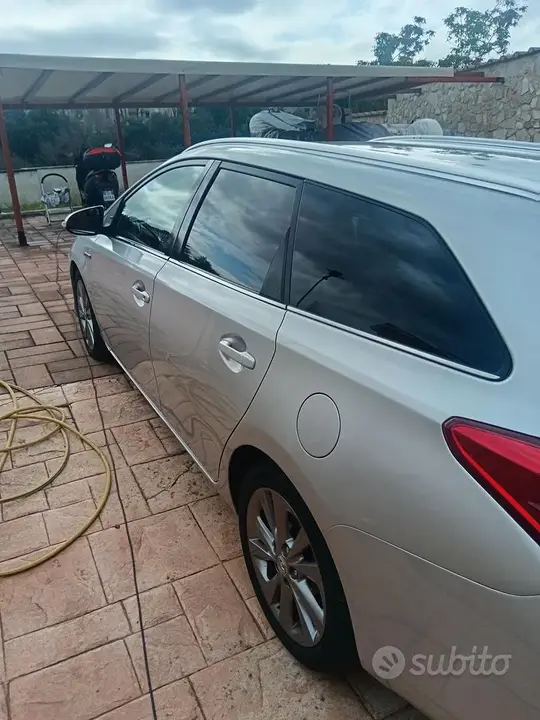 Toyota Auris 2015 photo 5