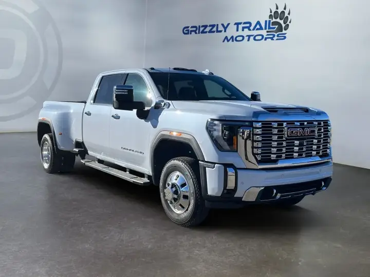 GMC Sierra 3500Hd 2026 photo 3
