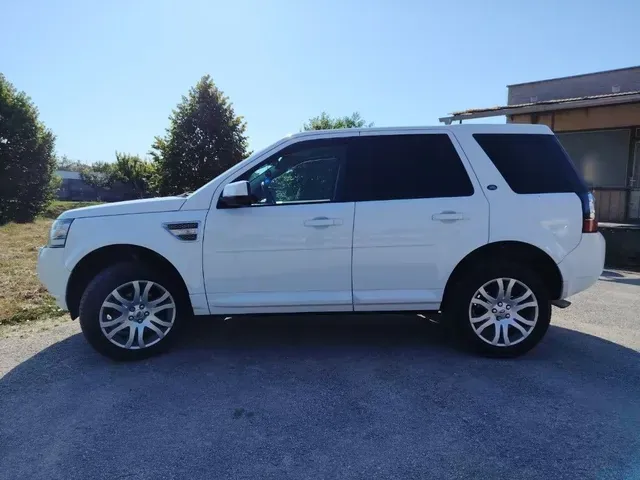 Land Rover Freelander 2 2013 photo 3