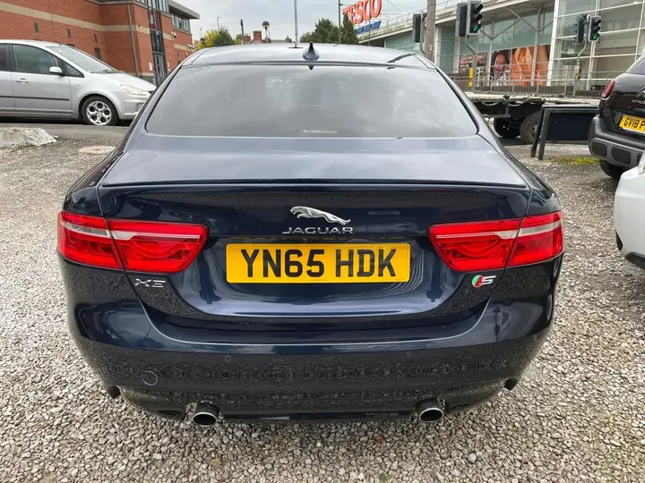 Jaguar Xe 2015 photo 5