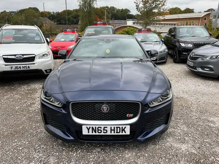 Jaguar Xe 2015 photo 3