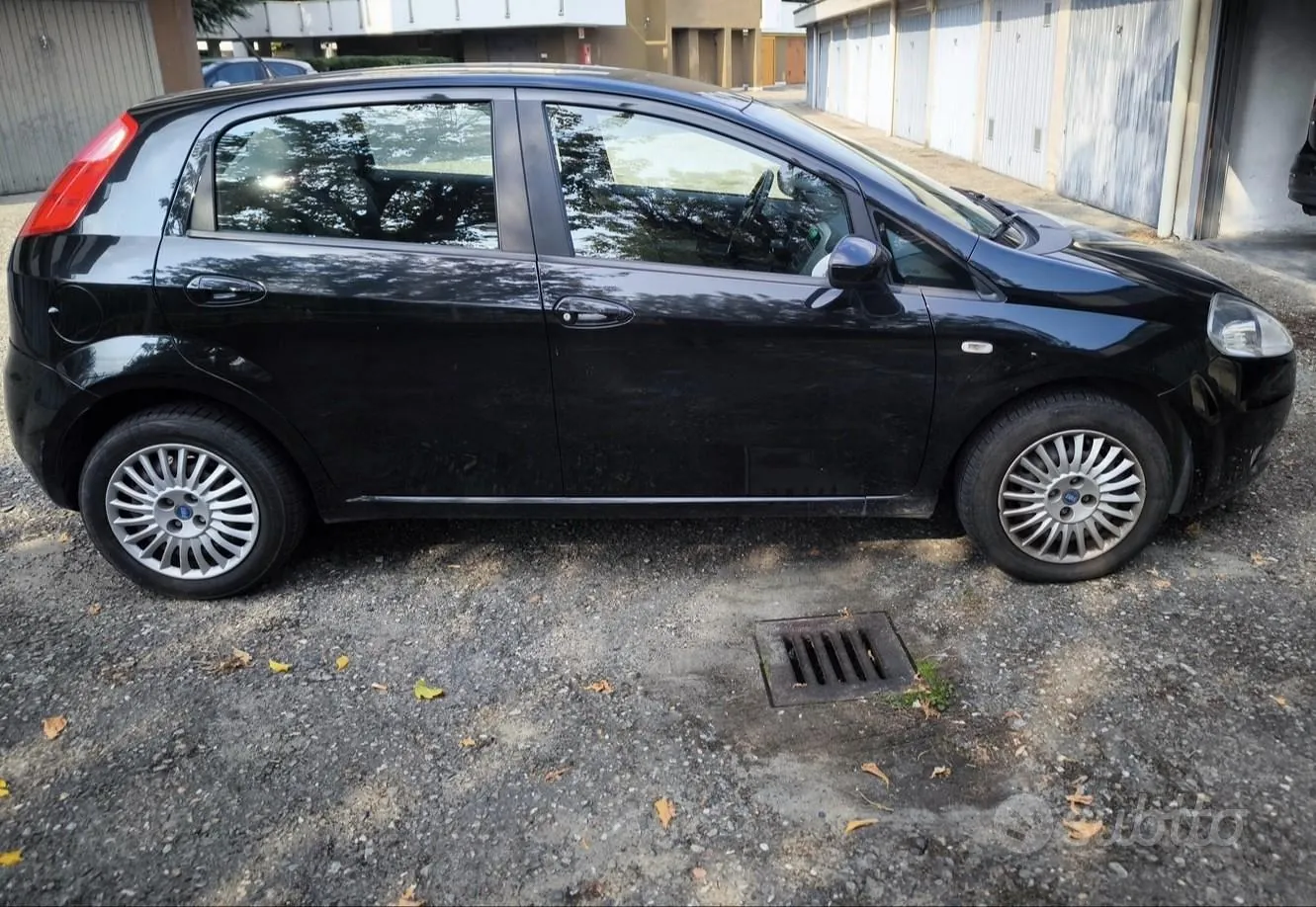 Fiat Grande Punto 2006 photo 4