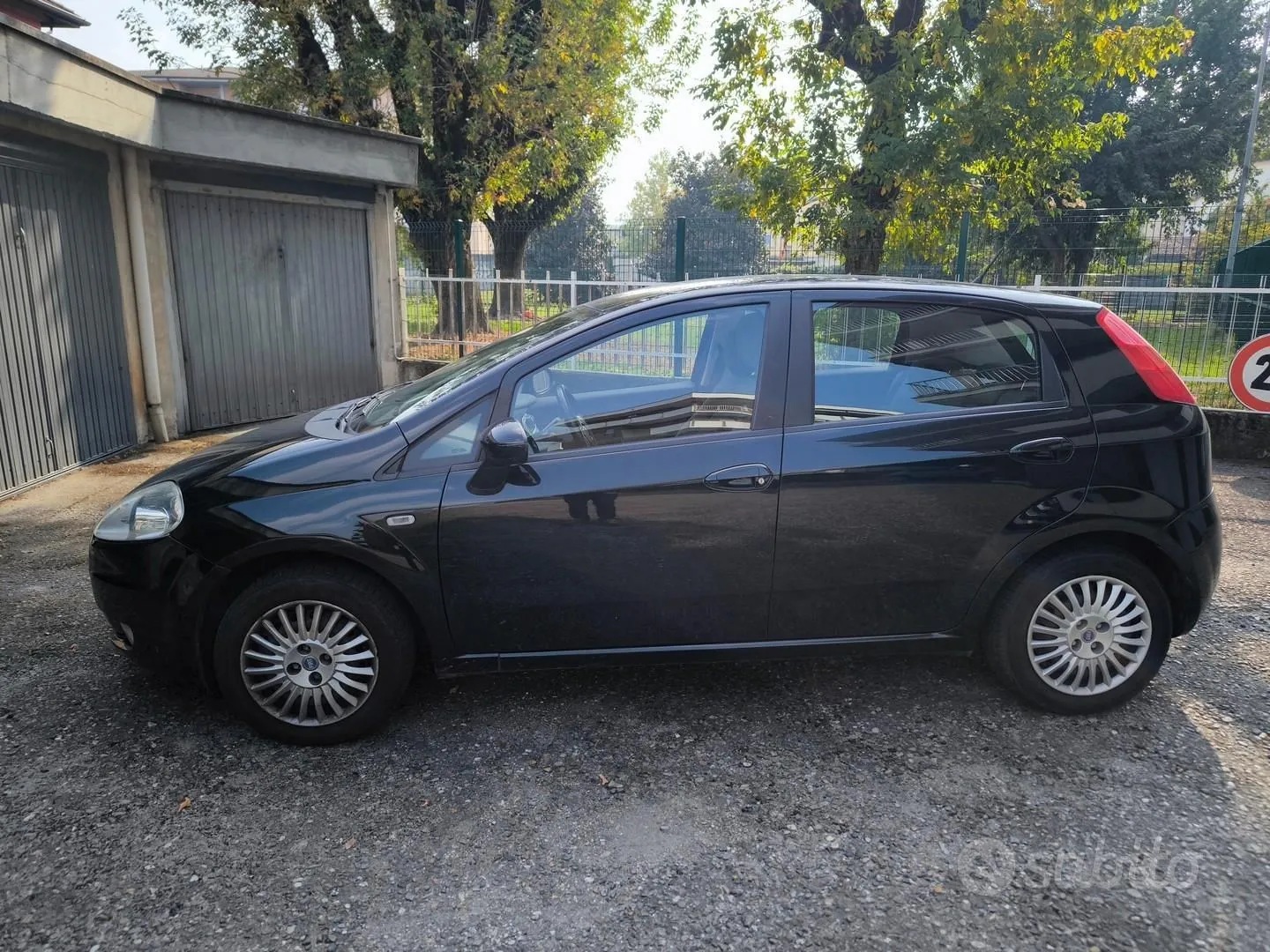 Fiat Grande Punto 2006 photo 2