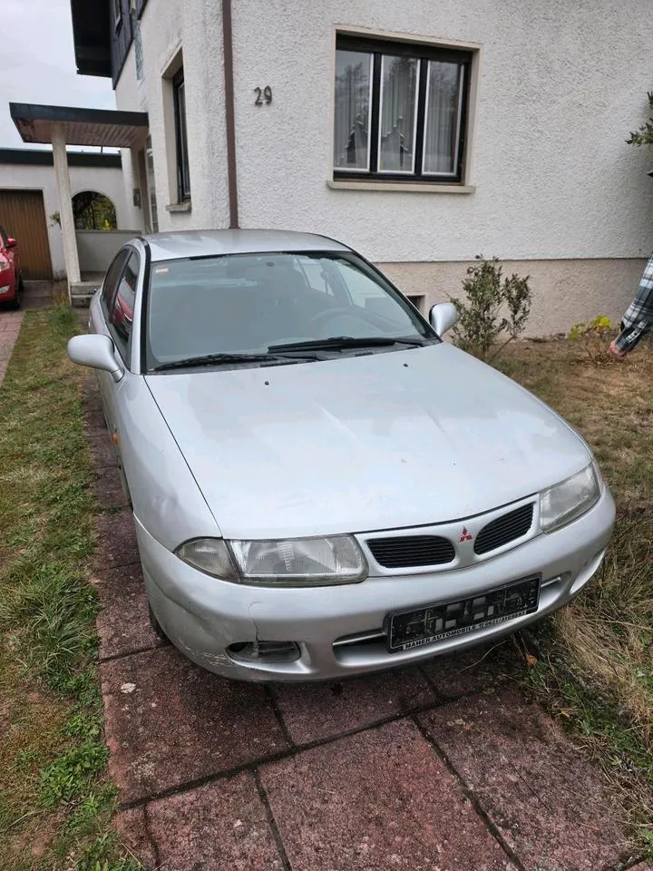 Mitsubishi Carisma