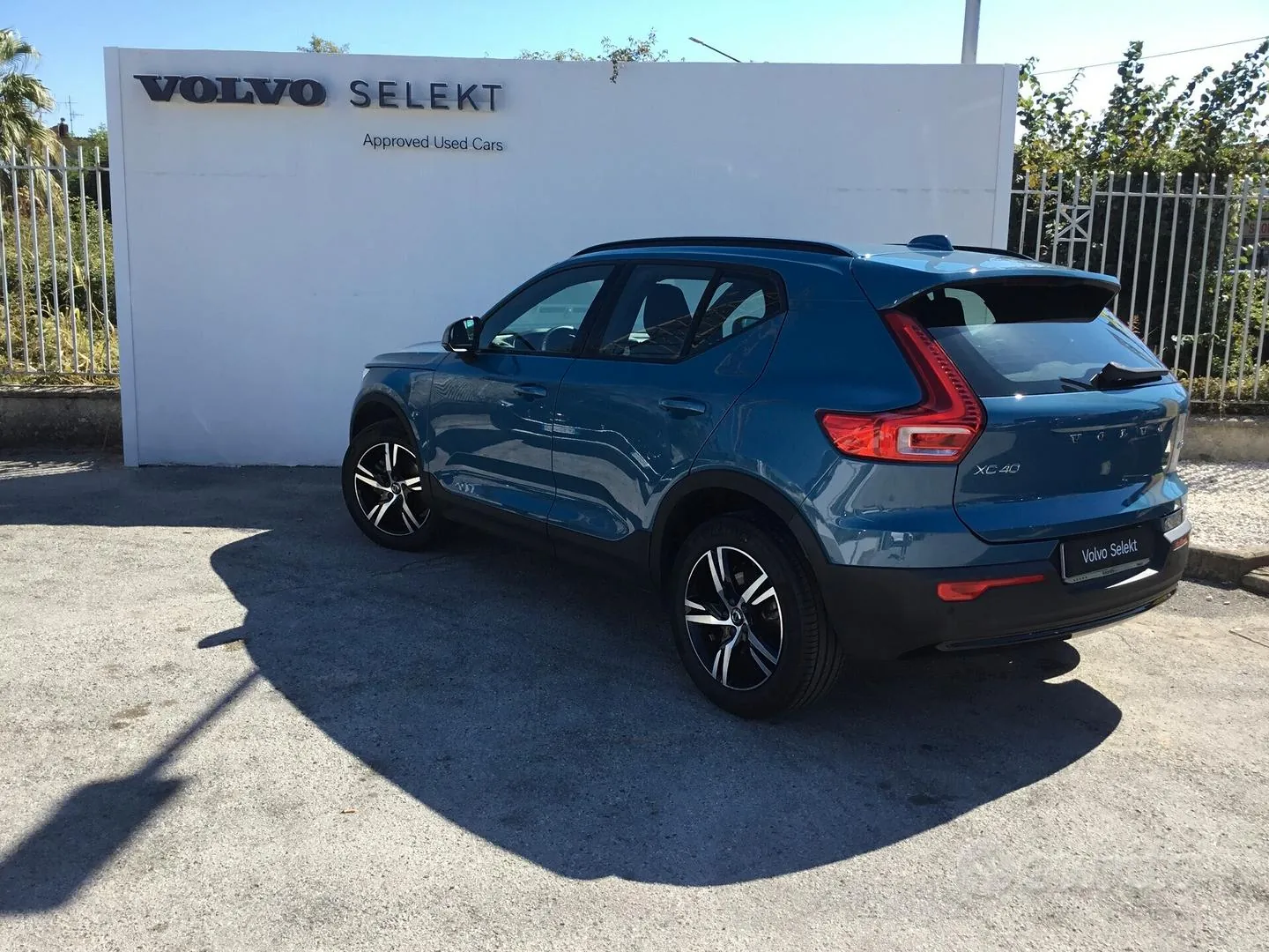 Volvo Xc40 2023 photo 2