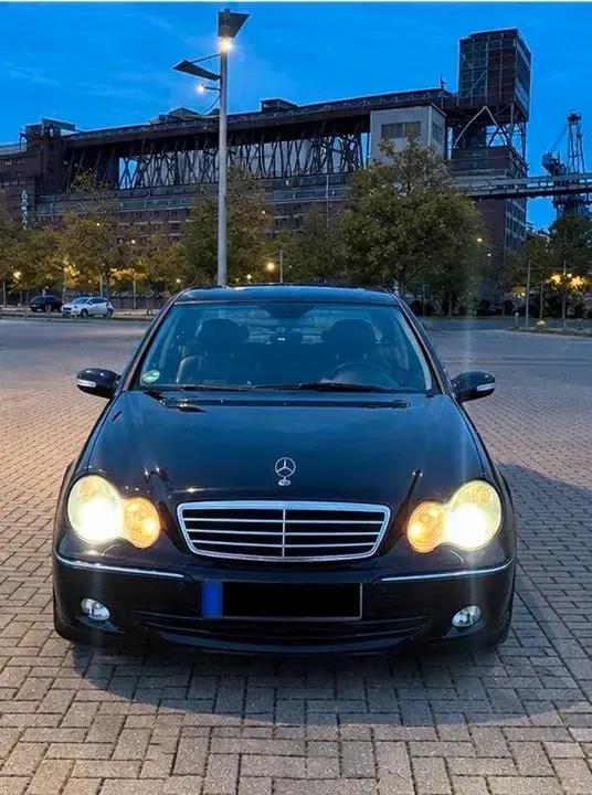 Mercedes-Benz C320