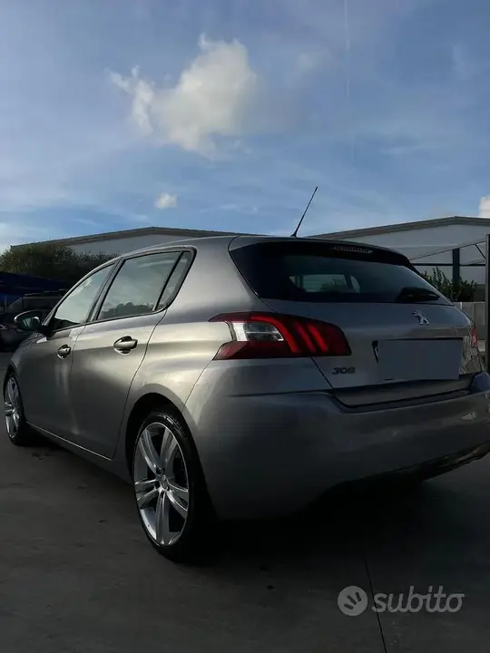 Peugeot 308 2015 photo 5