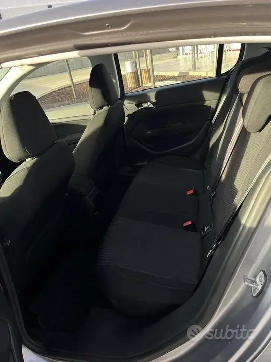 Peugeot 308 2015 photo 4