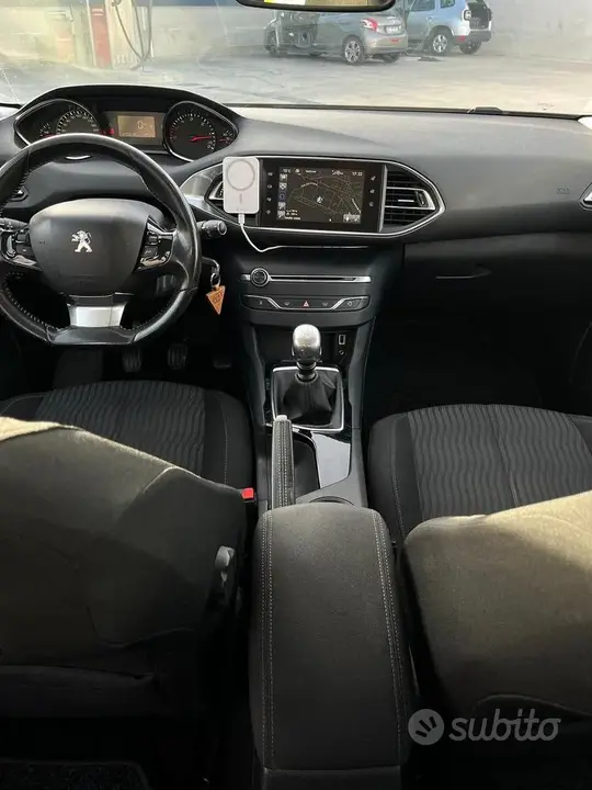 Peugeot 308 2015 photo 3