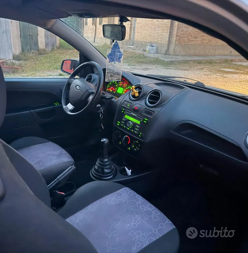 Ford Fiesta 2007 photo 4