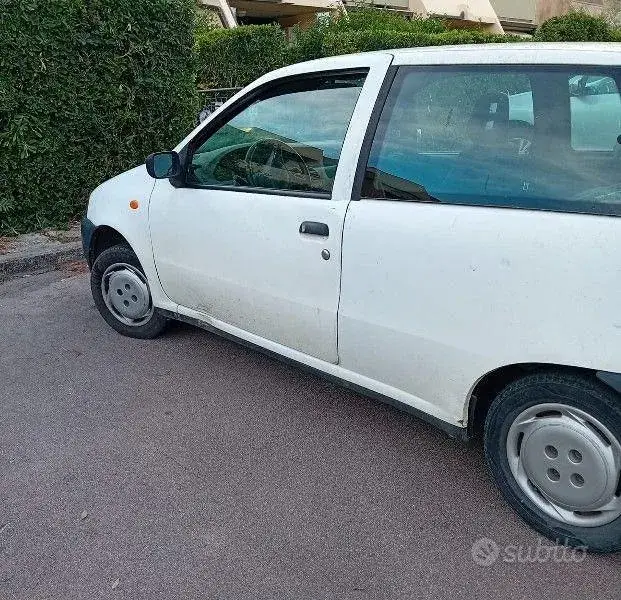 Fiat Punto 1998 photo 2