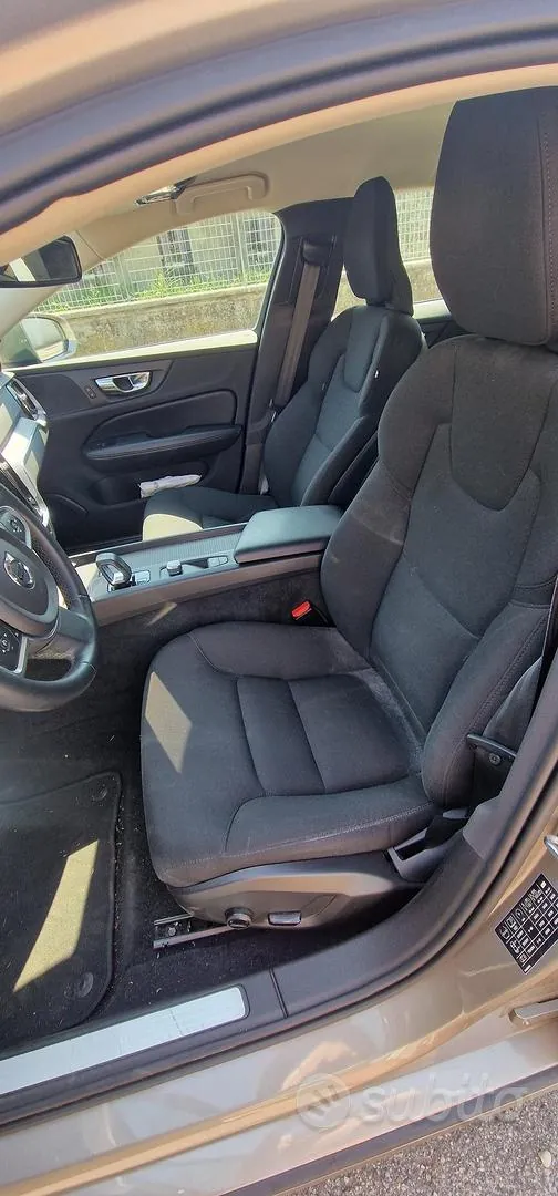 Volvo V60 2021 photo 3