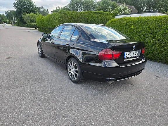 BMW 318D 2011 photo 5