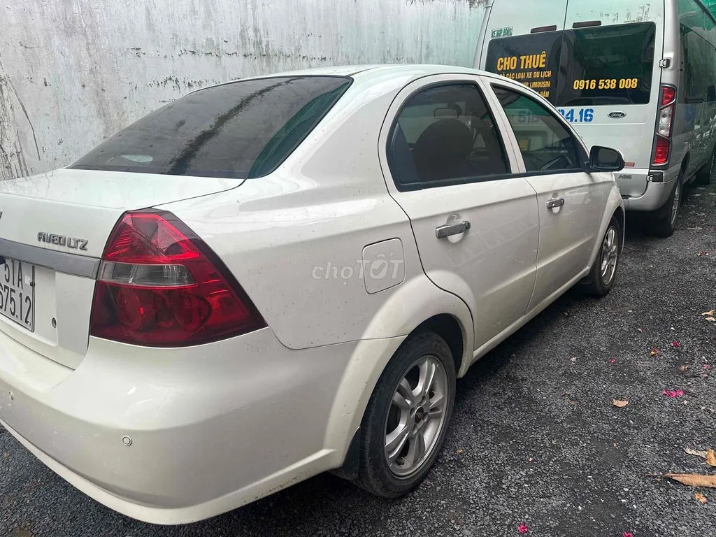 Chevrolet Aveo 2013 photo 3