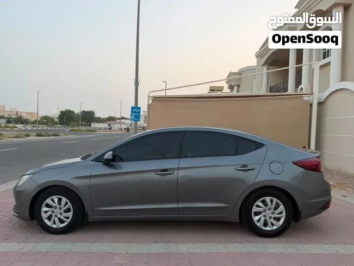 Hyundai Elantra 2019 photo 3