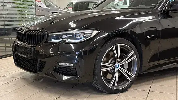 BMW 330E 2022 photo 2