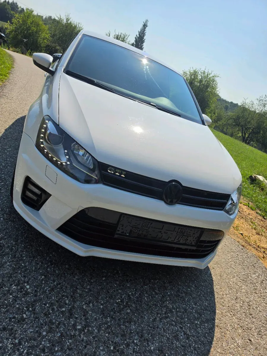 Volkswagen Polo 2012 photo 2