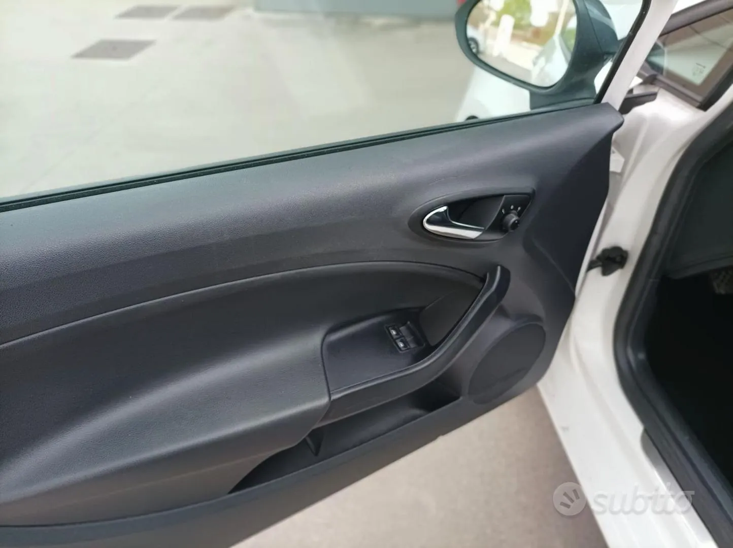 Seat Ibiza 2016 photo 3