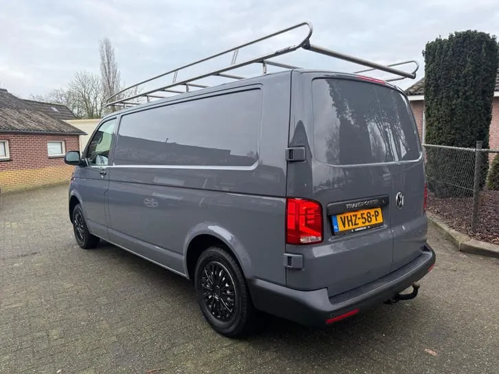 Volkswagen Transporter 2021 photo 2