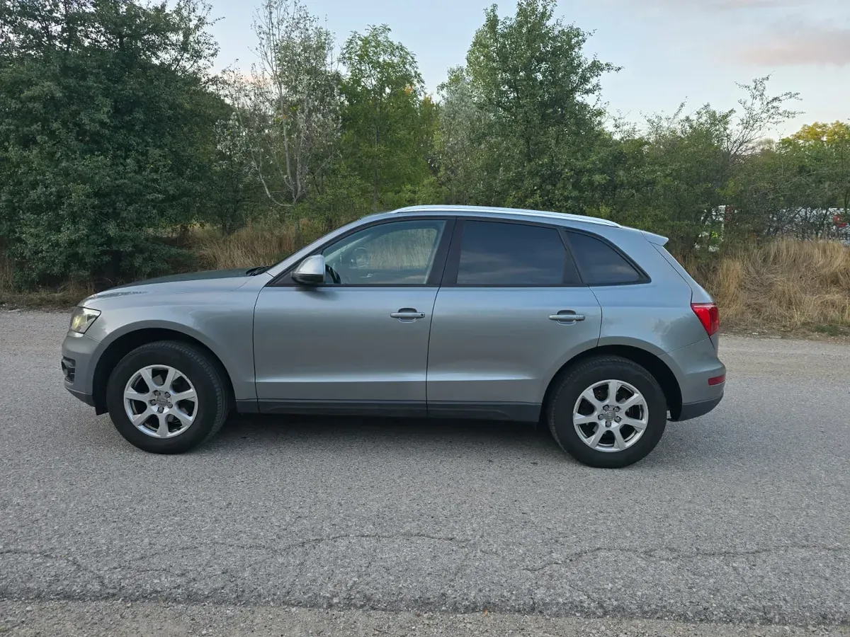 Audi Q5 2010 photo 2