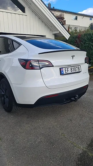 Tesla Model Y 2023 photo 4
