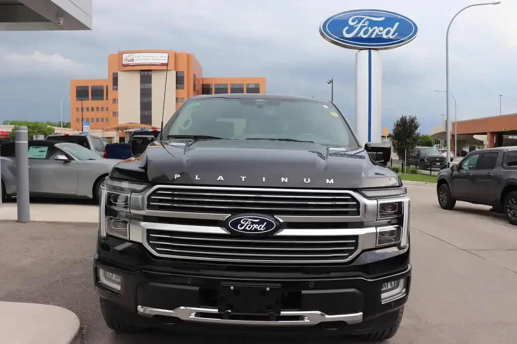 Ford F-150 2025 photo 2