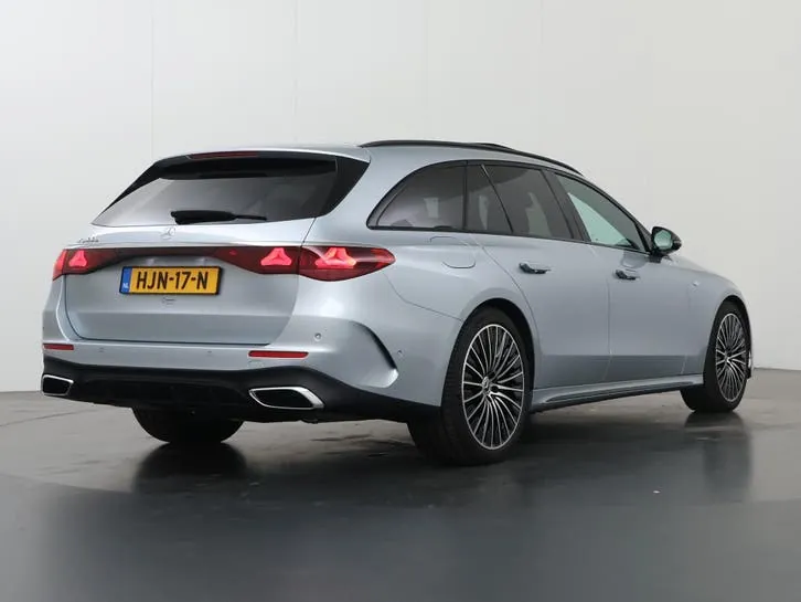 Mercedes-Benz E-Class 2025 photo 2