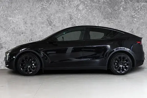 Tesla Model Y 2024 photo 3