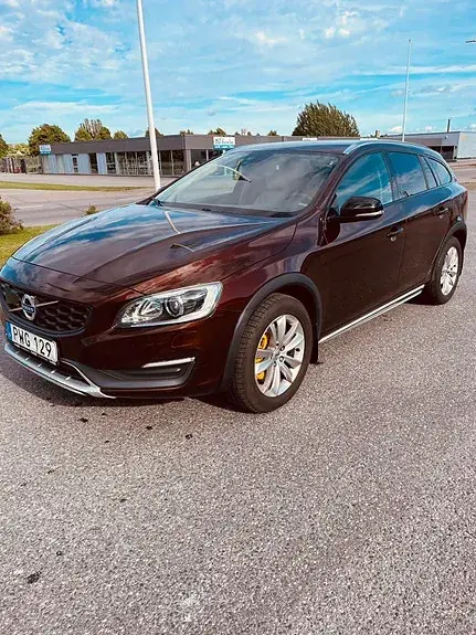 Volvo V60 Cross Country 2016 photo 2