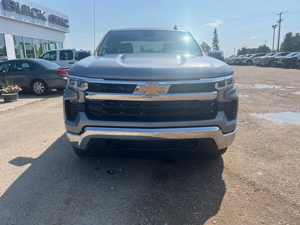 Chevrolet Silverado 1500 2023 photo 3