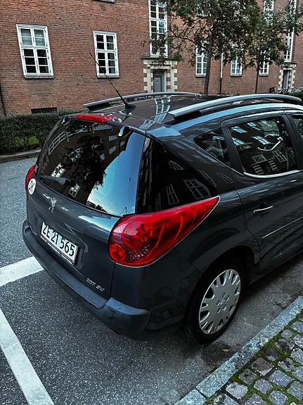 Peugeot 207 2008 photo 2