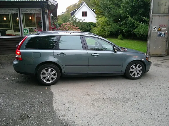 Volvo V50 2005 photo 2