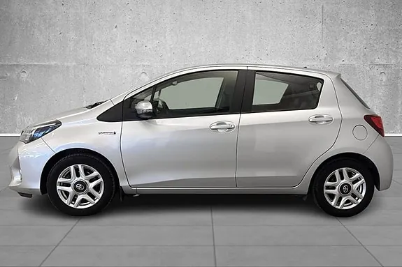 Toyota Yaris 2016 photo 2